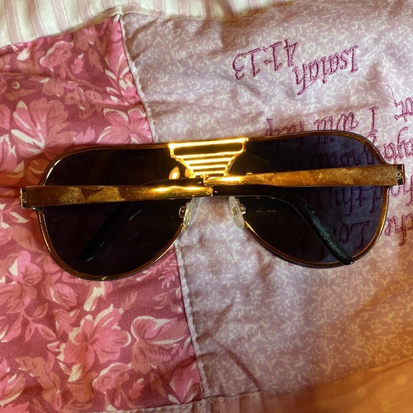 Quay Sunglasses - Picture 3 of 4